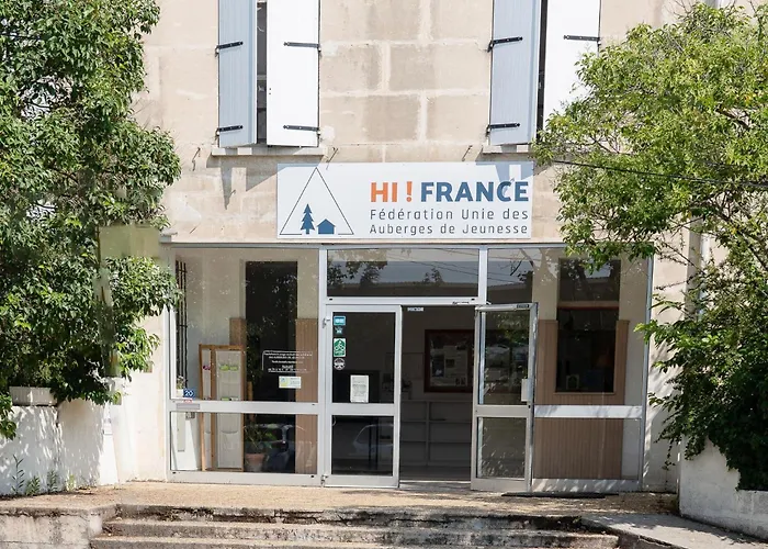 Auberge De Jeunesse Hi Arles